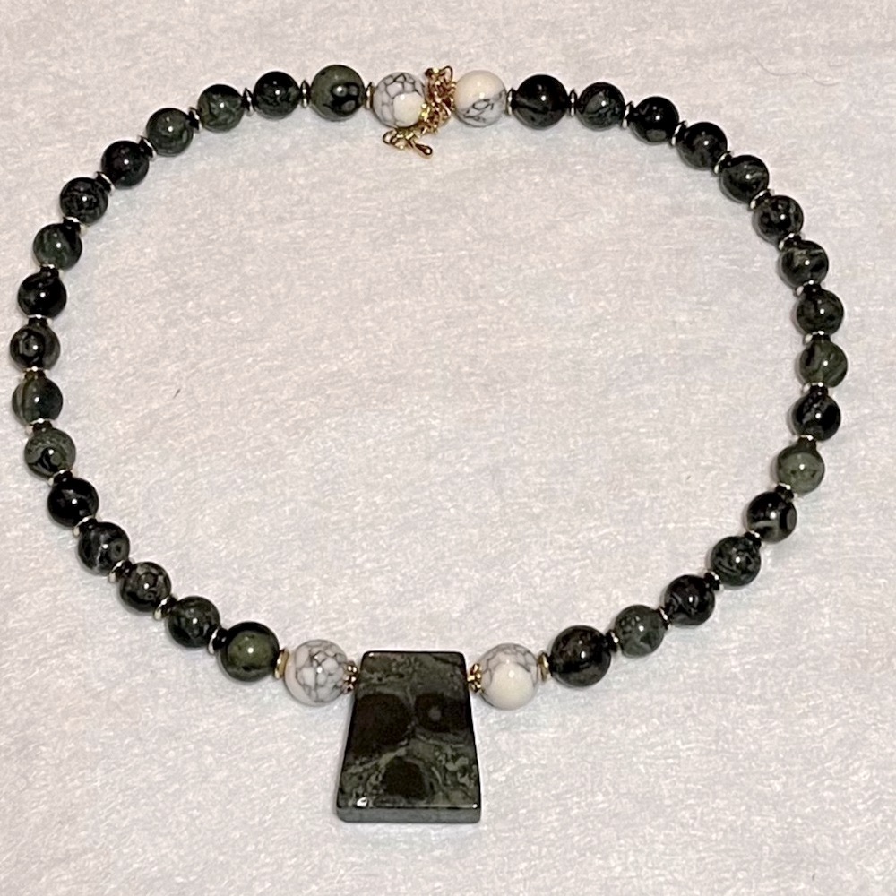 Green Jasper Beads Choker Pendant